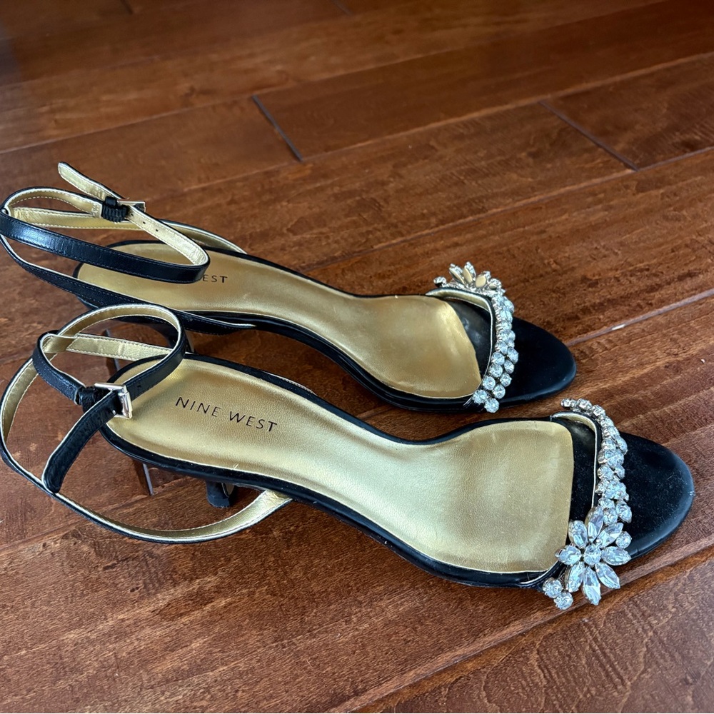 Nine West Black leather crystal beaded Women's Sandals, size 9, 2.5 inch heel